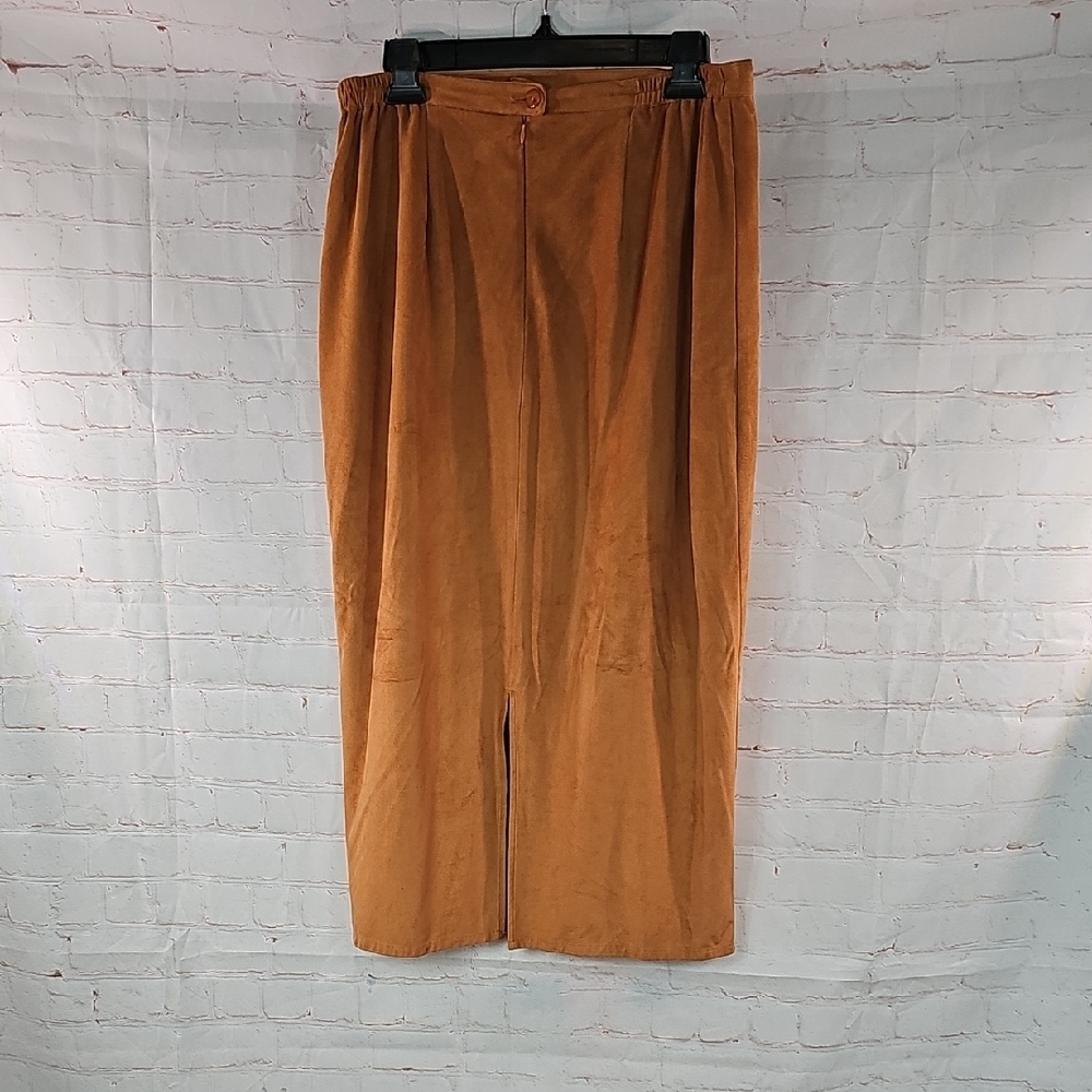 VTG Tan Skirt with Warm Hue